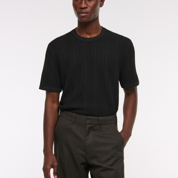Abercrombie Black Stitched Sweater Tee NWT - Picture 2 of 3